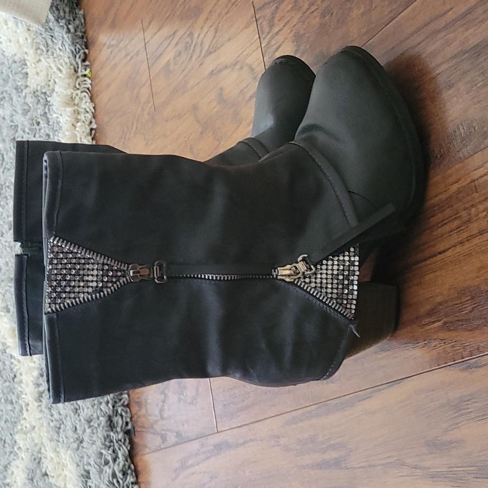 Boots size 7.5